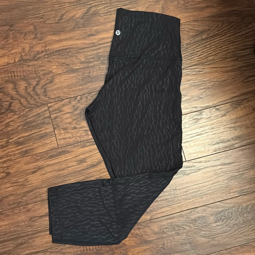 Lululemon HR Align 23” Segment Embossed black